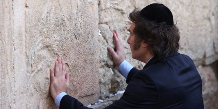 Argentina’s maverick Javier Milei pledges to move embassy to Jerusalem, Bibi praises ‘dear friend’