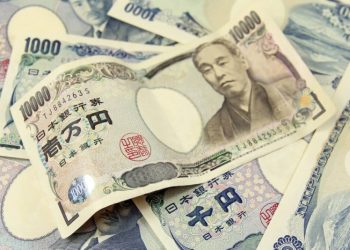 Yen Hits 10-Week Low, Dollar Eyes 4th Weekly Gain