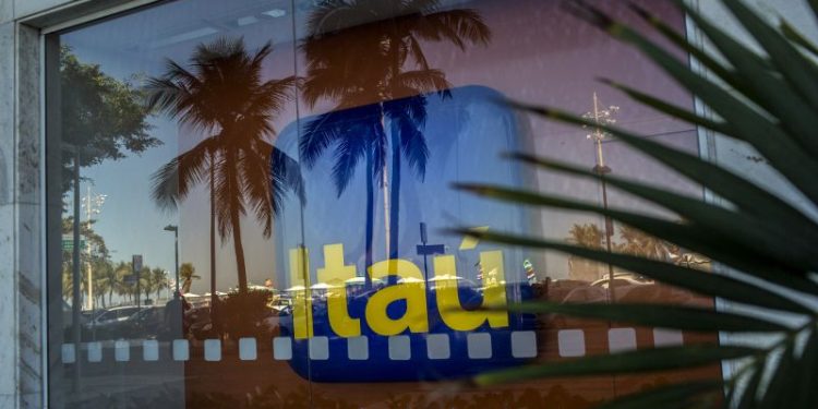 Brazilian police detain woman suspected of taking a dead man to withdraw bank loan