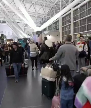 When will TSA lines go back to normal? Travelers may face delays for days or weeks