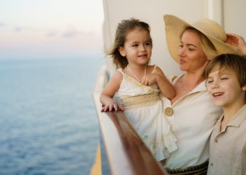 Wall Street makes bold Carnival Cruise Line stock move