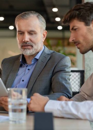 Warren Buffett’s $373 billion stance against the market is winning