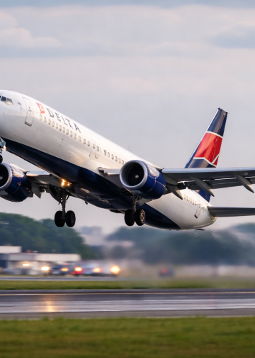 Delta Air Lines stock price analysis and earnings preview: buy or sell?