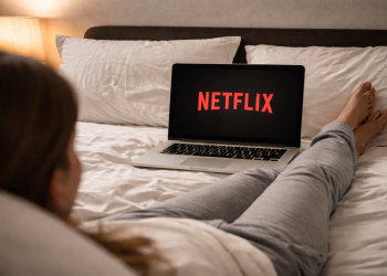 Netflix stock slumps 10%: why analysts see a buying opportunity