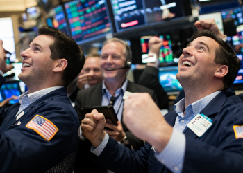 JEPI ETF stock is falling as the S&P 500 soars: is the 8% yield an illusion?