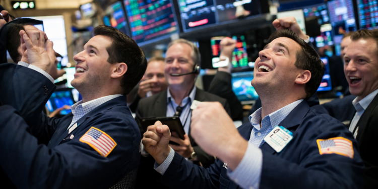 JEPI ETF stock is falling as the S&P 500 soars: is the 8% yield an illusion?