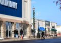 Mall retail giant closes stores, then admits business mistakes