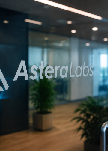 Soaring Astera Labs stock faces a major valuation risk: what next?