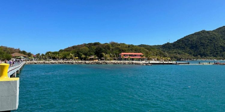 American Airlines to restart flight to banned cruise destination