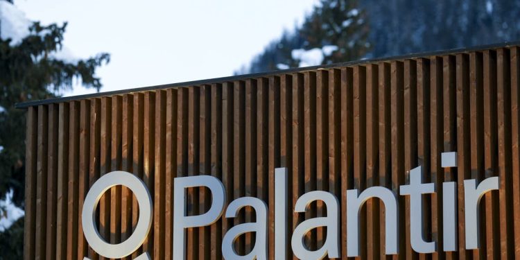 Palantir flashes a warning signal Wall Street can’t ignore