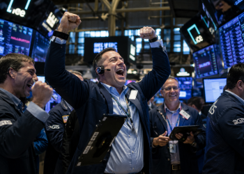 Dow Jones slips even as chip stocks offset renewed US-Iran tensions