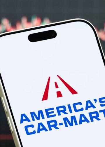 Major car dealer cuts 40% of its locations, issues serious warning