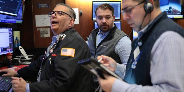 Top-rated analyst sets a jaw-dropping Intel stock price target